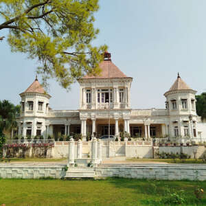 Fatima Jinnah Women University